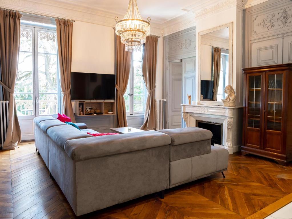 Appartement 100m2 d'élégance au sein d'un Château caché à 10min de Lyon, Villeurbanne