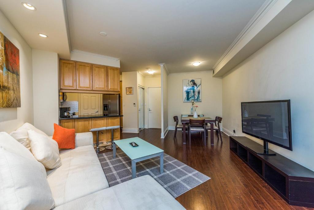 Ideal 2BR & 2 BTH - Near SQ1 Mall, Mississauga