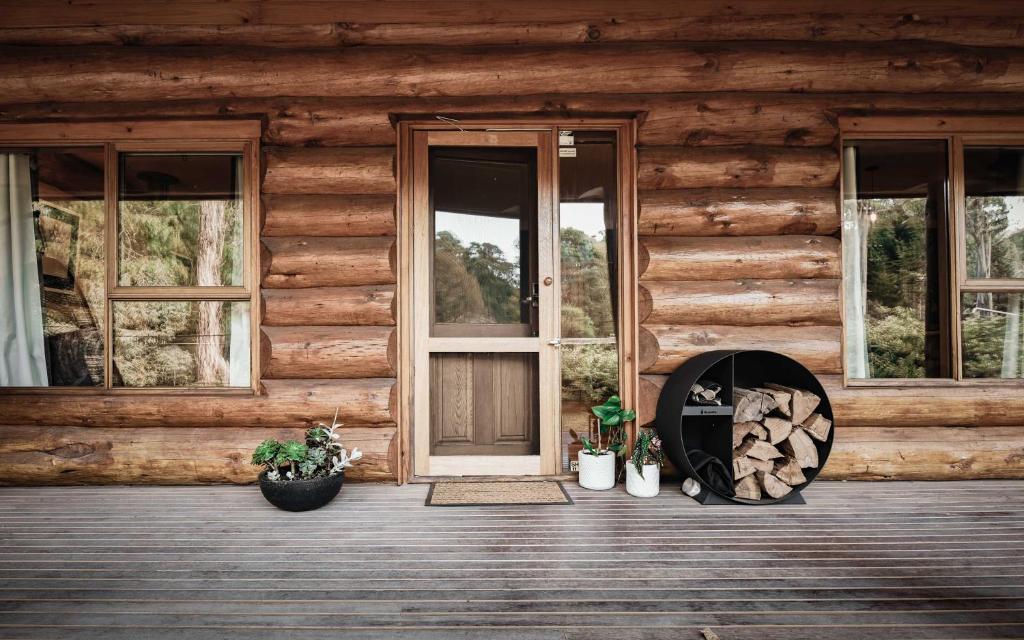 Cuan Den Log Cabin, Mount Buller