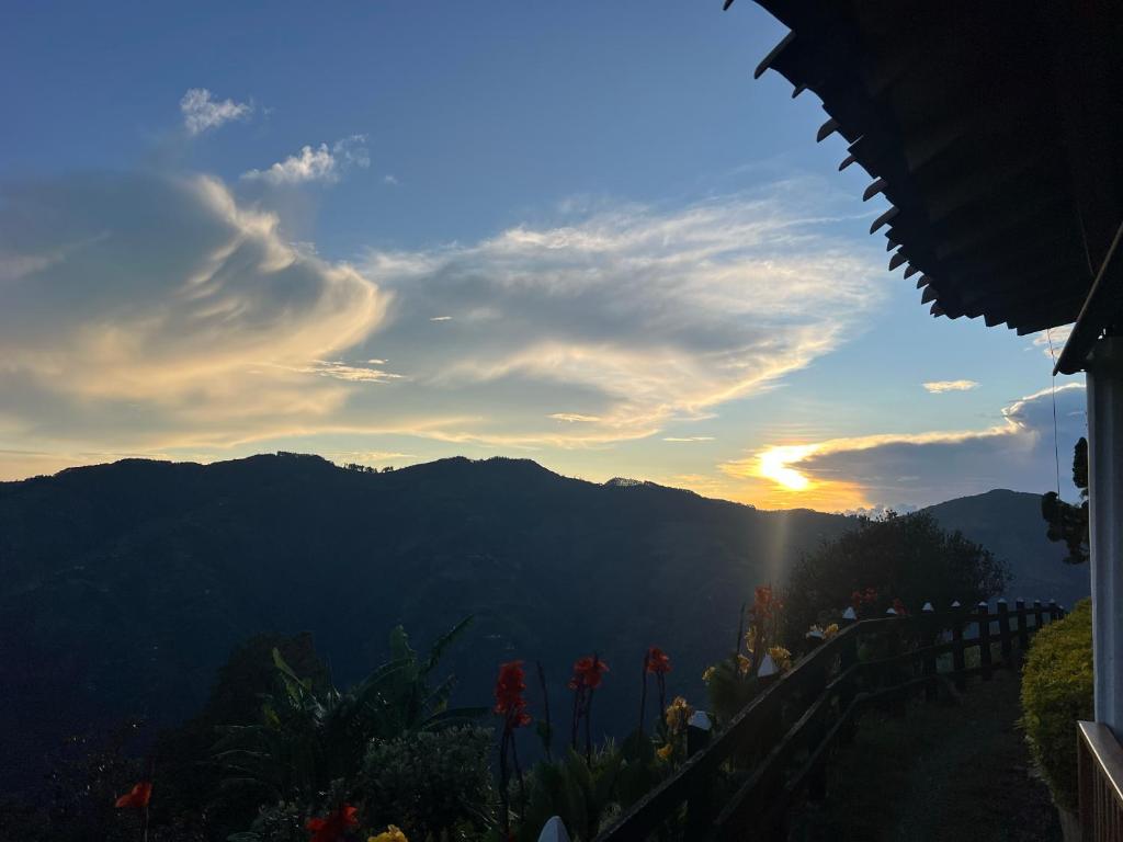 Casablanca Hotel Boutique Salamina - 4