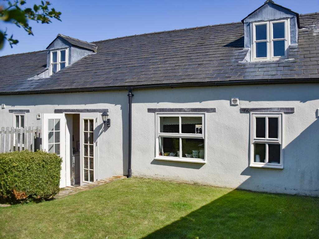 Lily Pad 1 - Uk49648, Nassington