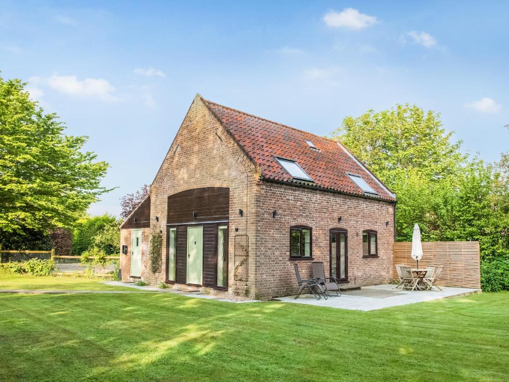 Bird Barn, Swanton Abbot