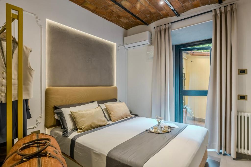 Colosseum 1 Min Design Apt with Private Courtyard - 3