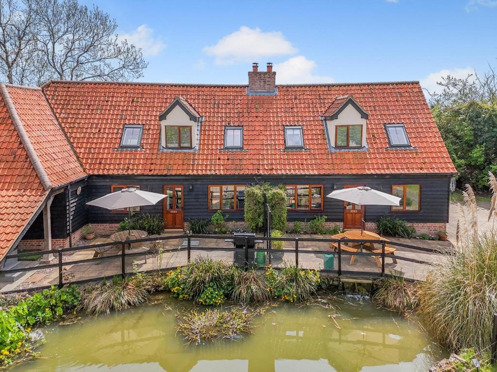 Treetops - Uk49523, Saint Lawrence