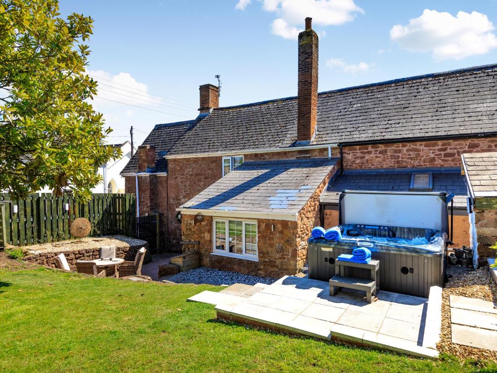 Pete's Place, Taunton