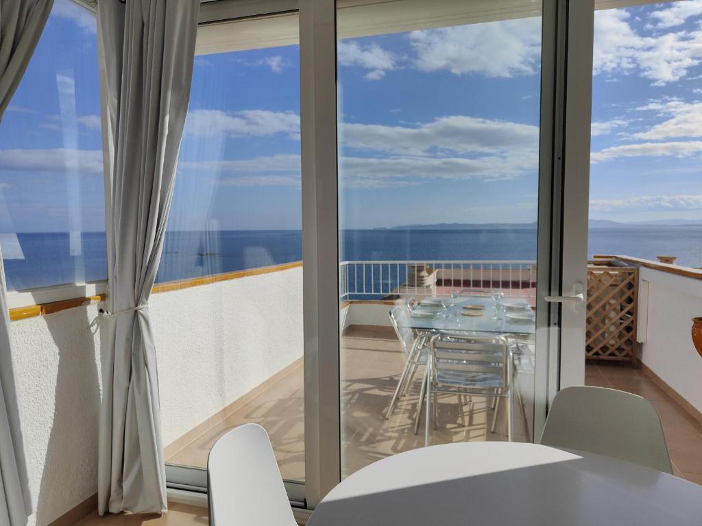 MEDITERRANEO A. Primera línea mar en Roses – terraza con vistas - ES-258-155 - 4