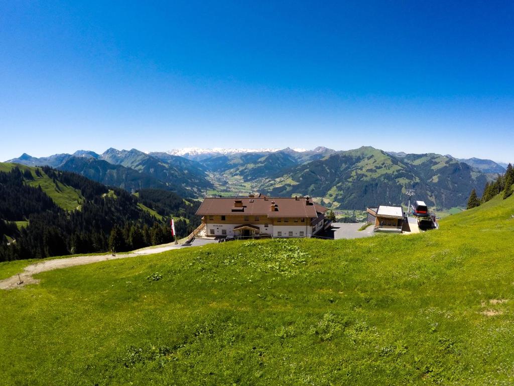 BichlAlm Berggasthof — Hotel in Kitzbuhel