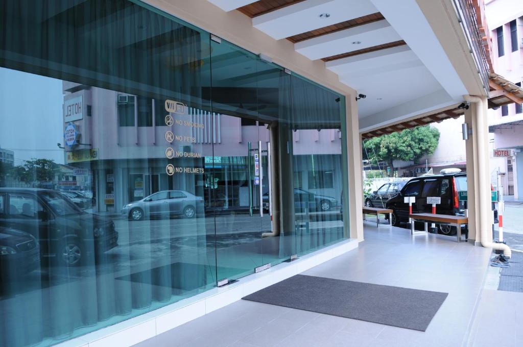 Marina Oriental Hotel photo