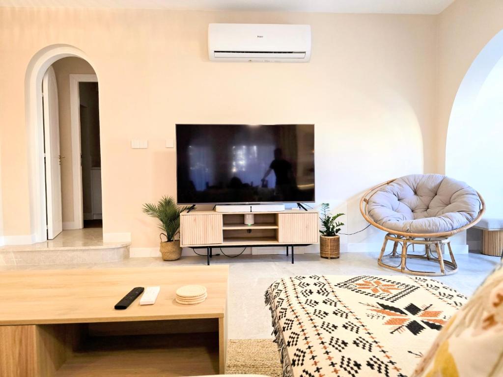 Paphos Paradise, beautiful cosy apartment, 200Mbps, Pafos