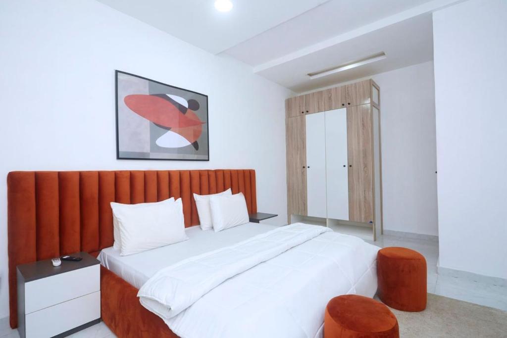 Nivara Shortlets, Lekki