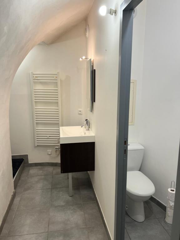 Spacious and cozy apartment - 3