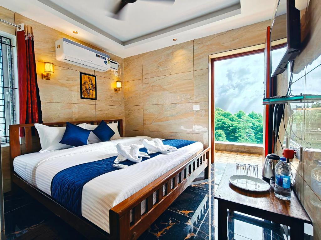 PV Tower - Auro Beach, Auroville