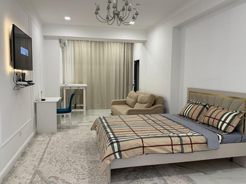 2bdr Arbat Apartment - Bright Central, Biškek