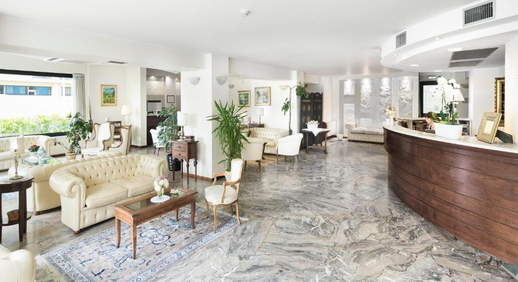 Hotel Apollo photo