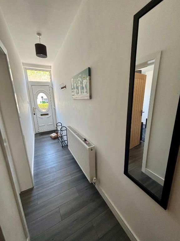 Immaculate Whole House Sleeps 4 photo 7