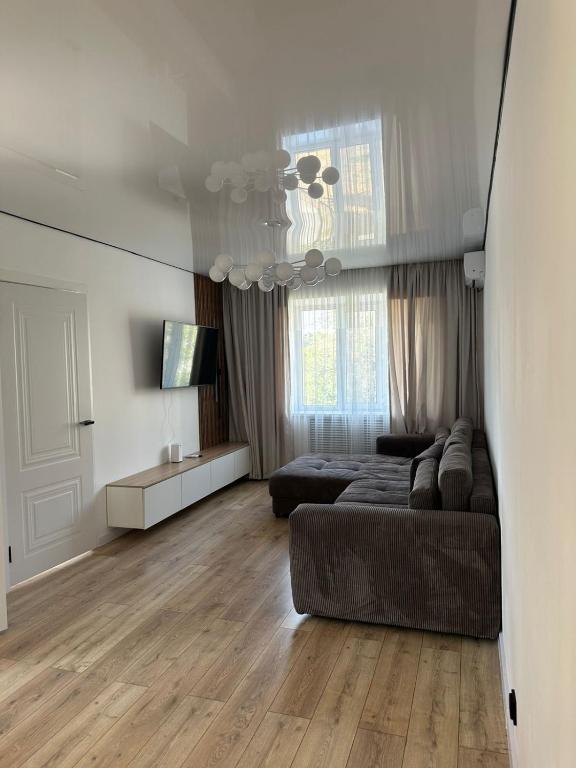 современная квартира рядом с парком, Taraz