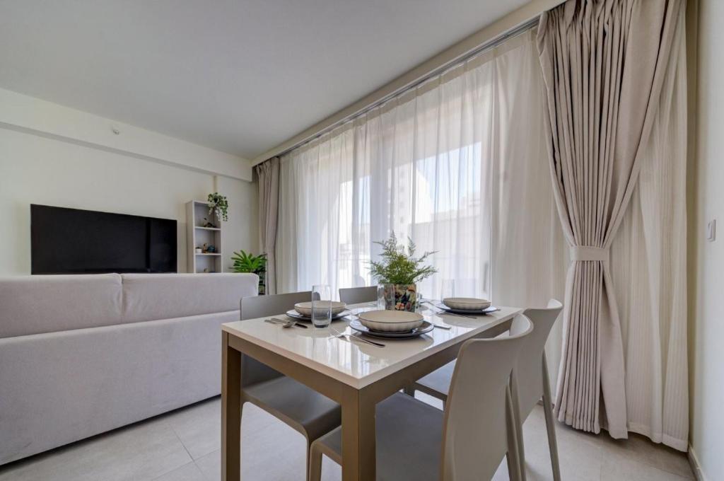 Mercury 319 - 2x Free Pool Access & Shopping Mall, Saint Julianʼs