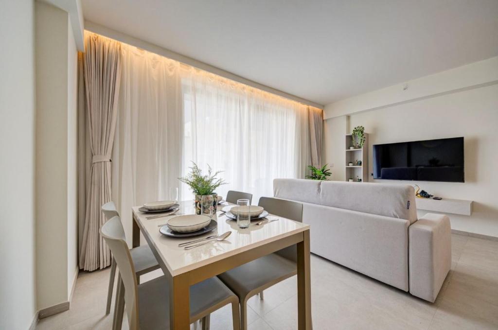 Mercury 318 - 2x Free Pool Access & Shopping Mall, St Julian's