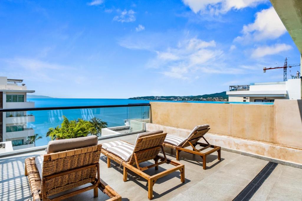 One block from the beach in Bucerias, Bucerías