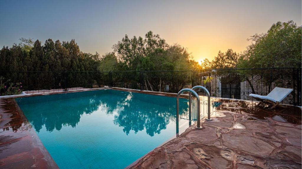 Atlantis 12, Maison d'hôtes et d'art, As-Sawíra