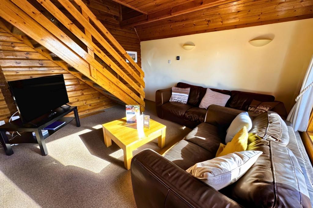 Tor View Lodge with Hot Tub & Sauna - Spa Resort - South Devon, Chudleigh Knighton