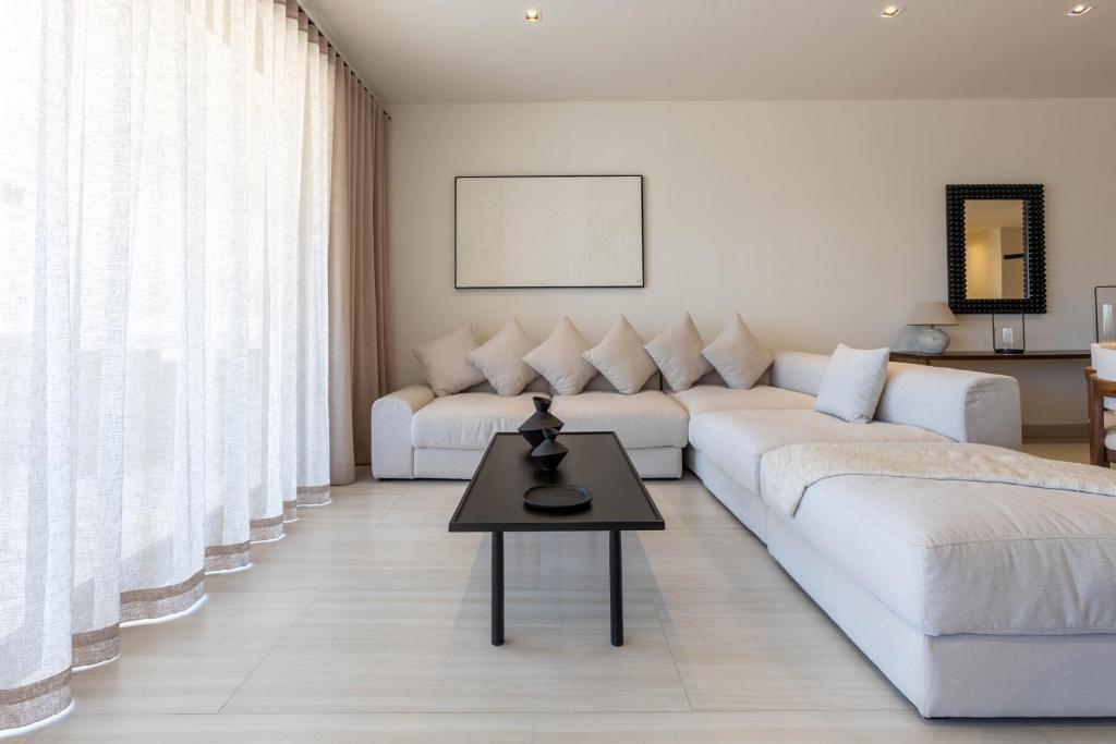 Luxury Pedregal Condo - Views, Pool & Concierge - 3
