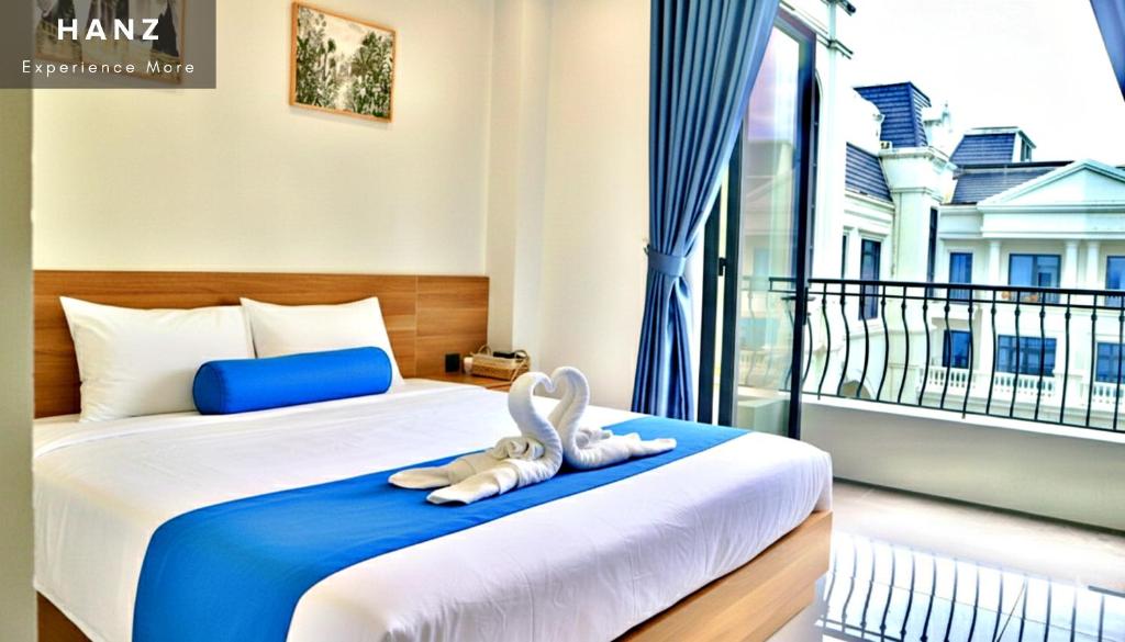 HANZ Sunset Teddy House