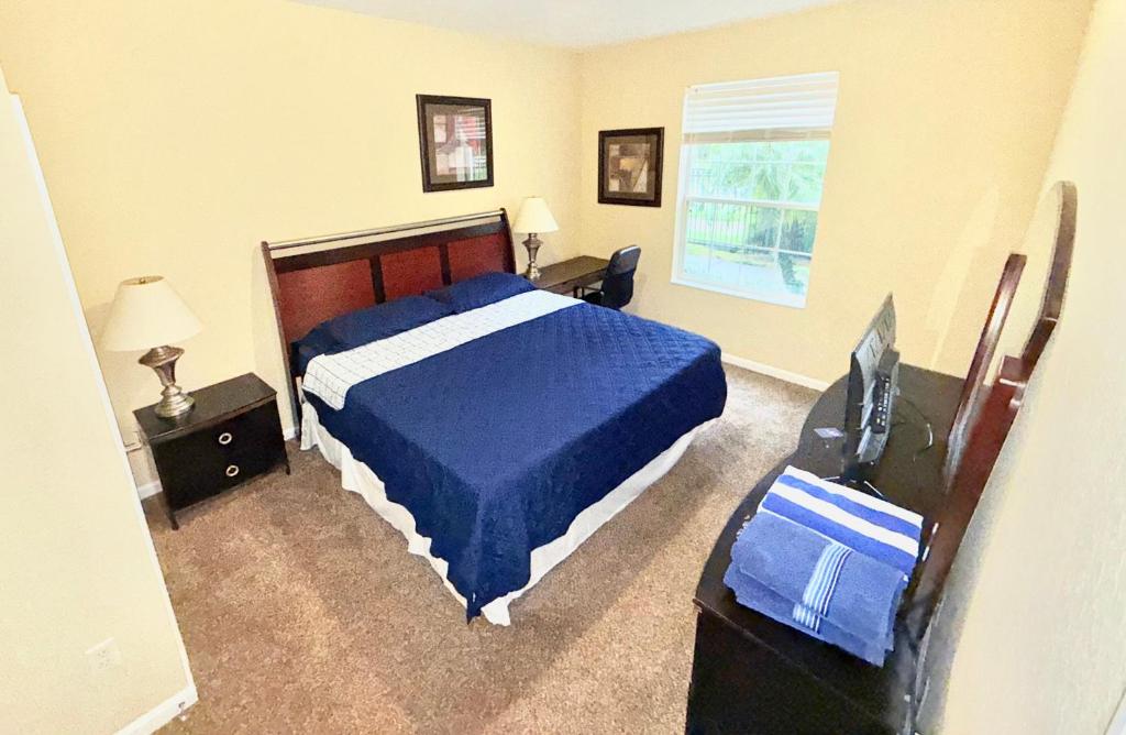 Master Room with Private Bath nearby Conv Center & Epic, Orlando