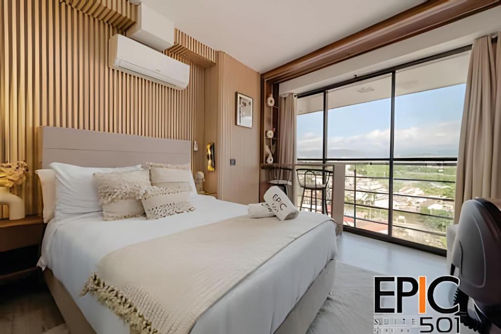 Epic Suite 501 Deluxe Airport - 1