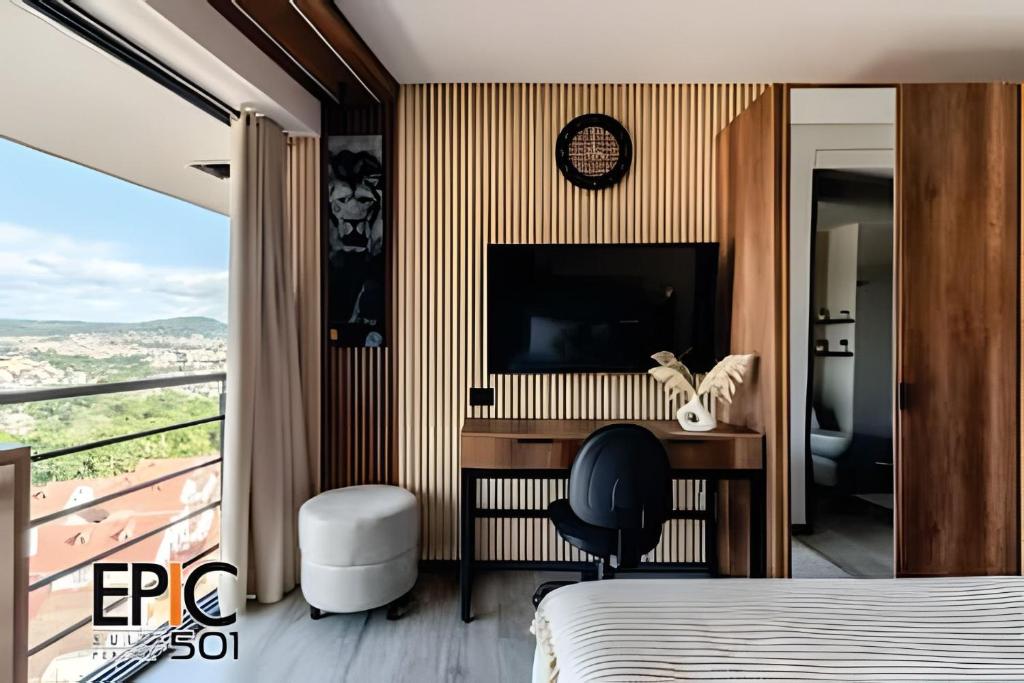Epic Suite 501 Deluxe Airport - 5