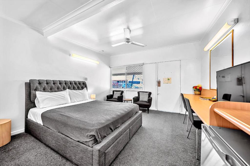 Pearly Shell Motel, Bowen