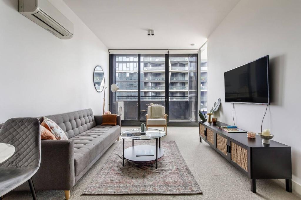 The Albert Edge - Relaxed Lakeside Escape with Gym, Melbourne