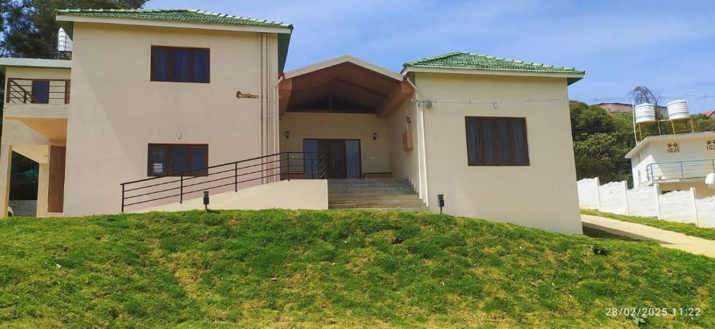 Whispering Pines, Ooty