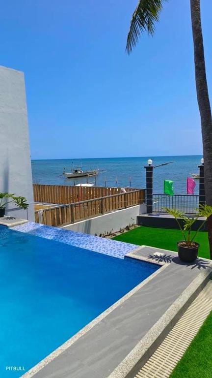 Clarin's Beach, Sampong