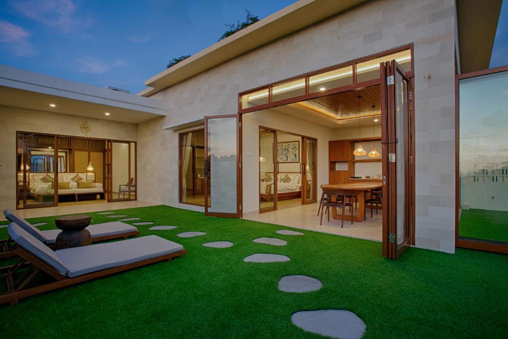 Swimming pool, My Villa and Resort Canggu in Bali