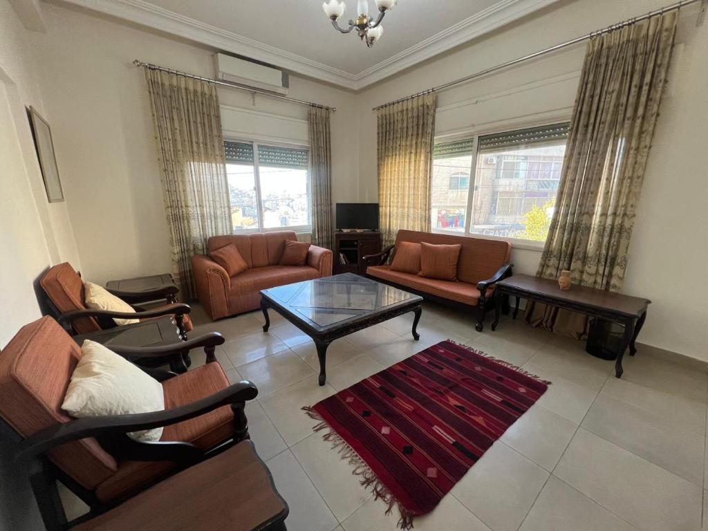 Locations Amman Palm Tree 4, Ash Shumaysānī