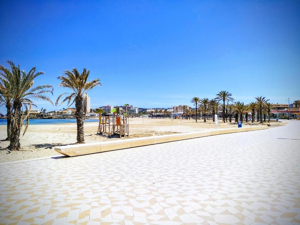 3 bedroom holiday apartment nearby arenal javea - 1