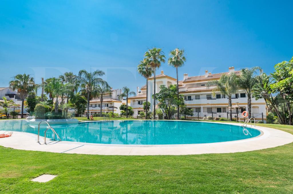 Apartment with terrace, pool and padel access REMS - 1