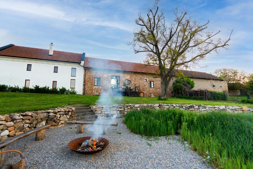 Sýpka Podhorany, Sokolníky