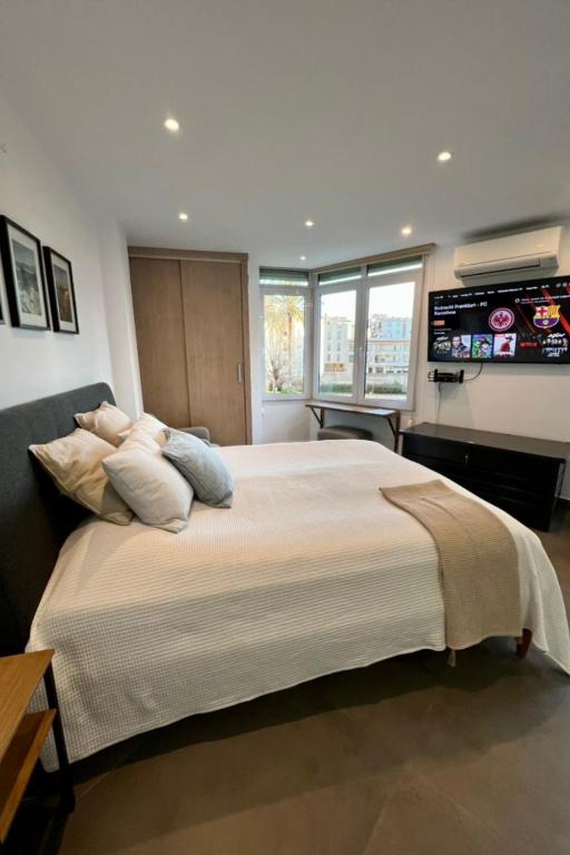 Cozy Modern Apartment with Pool in Nerja - 1