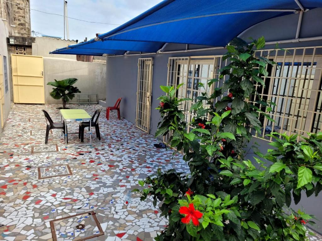 Comme chez soi, Kika