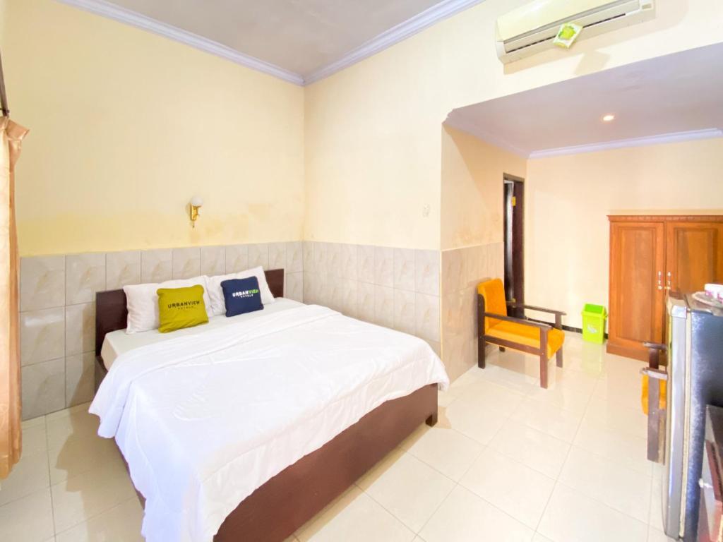 Surya Guest House Urbanview Probolinggo, Kanigaran