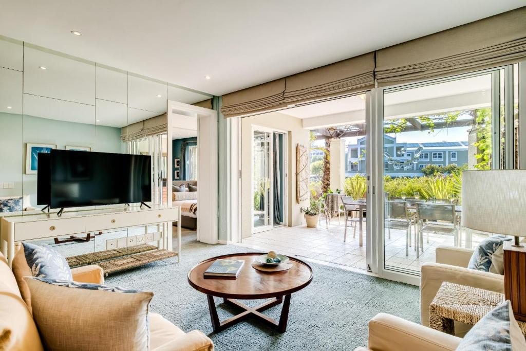 Secure 2bed Apartment in the Marina Carradale 002, Kapské Město