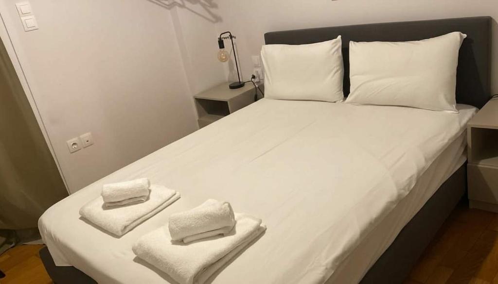 Urban Soul Modern 2BR Retreat in Exarcheia, Athen