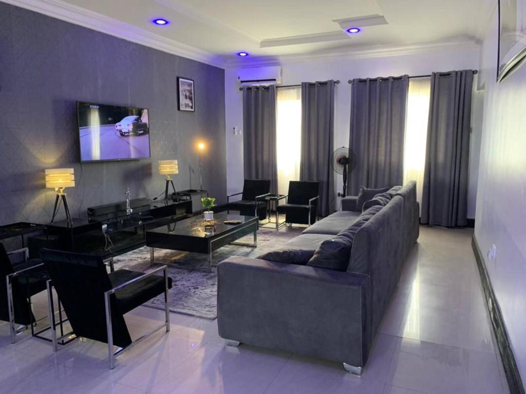 3 Bed Apartment at a central location, Sango