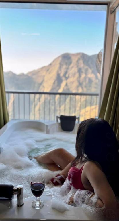 Panoramic Jacuzzi Suite with huge Balcony & Swing, Mussoorie