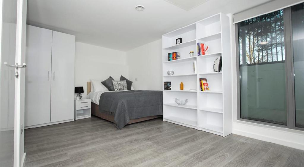 The Cube Ealing, Brentford