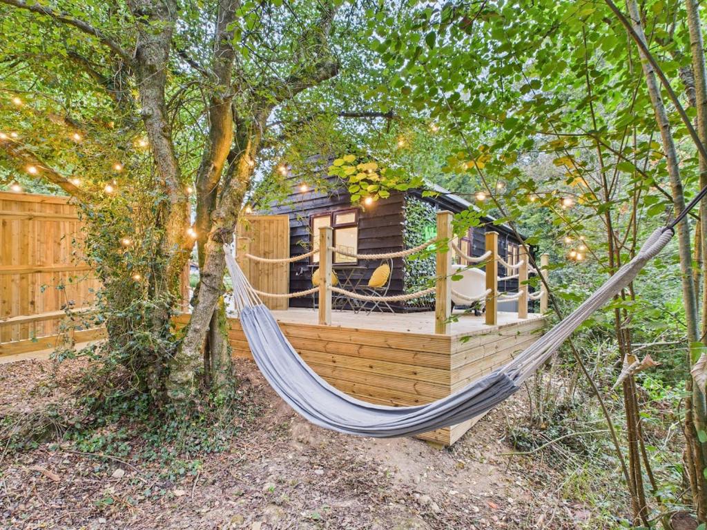 Lake View Lodge & Outdoor Bath, East Grinstead