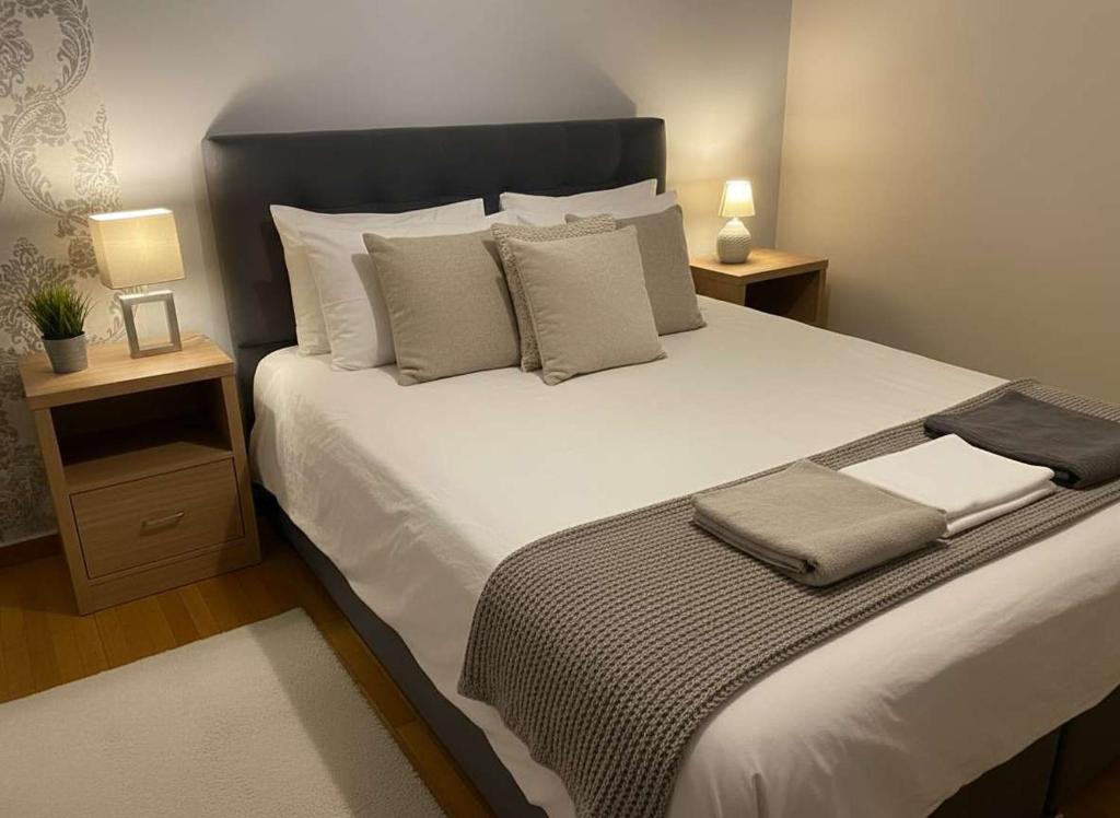 The Athenian Nest 2-Bedroom Apartment in Metaxou, Athen
