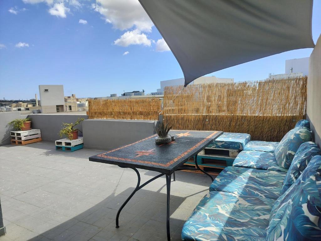 Private Rooms in a Penthouse in Malta between Capital of Valletta and St Julians nightlife, Msida